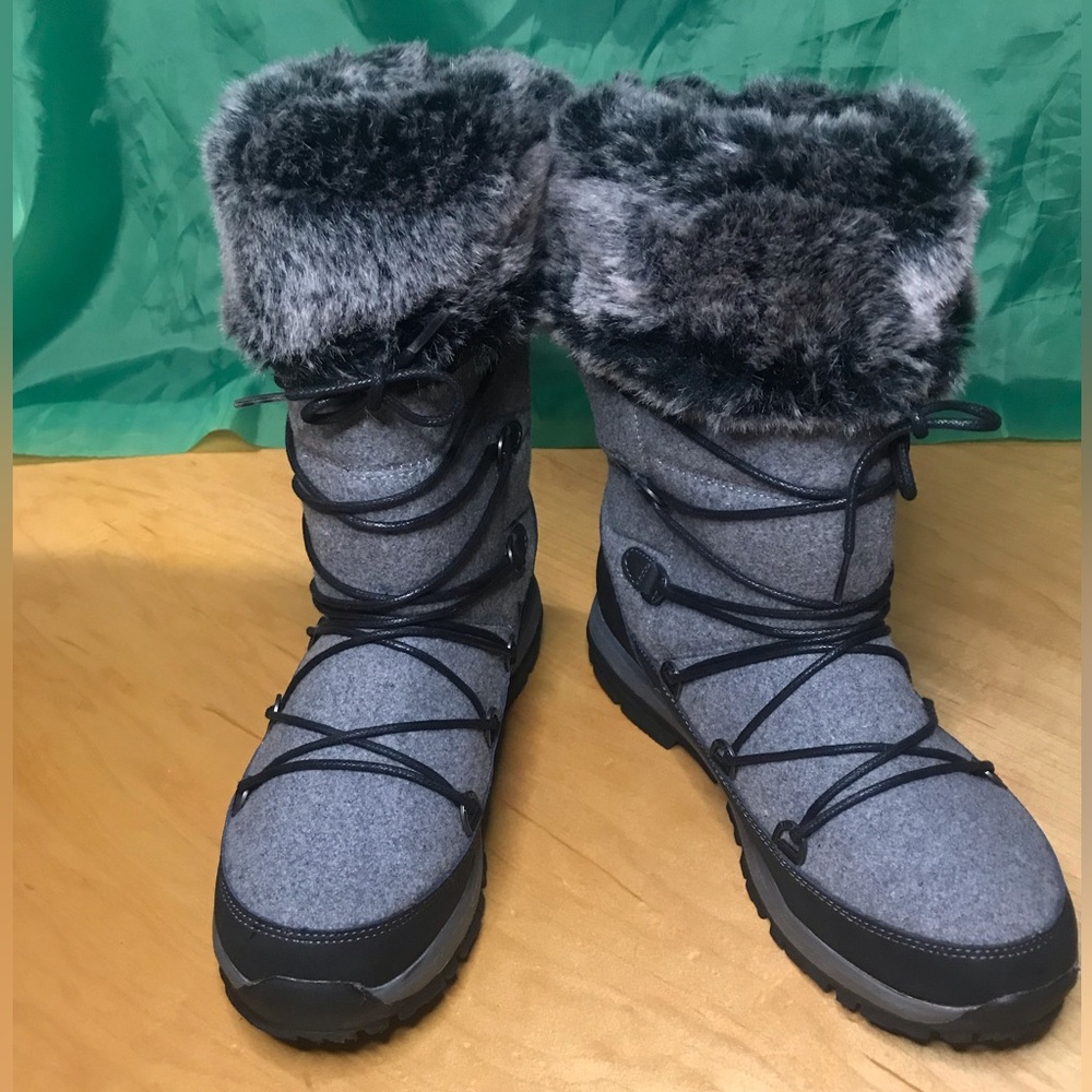 BearPaw Women’s Mid Calf Fuzzy Waterproof Snow Boot Size 10